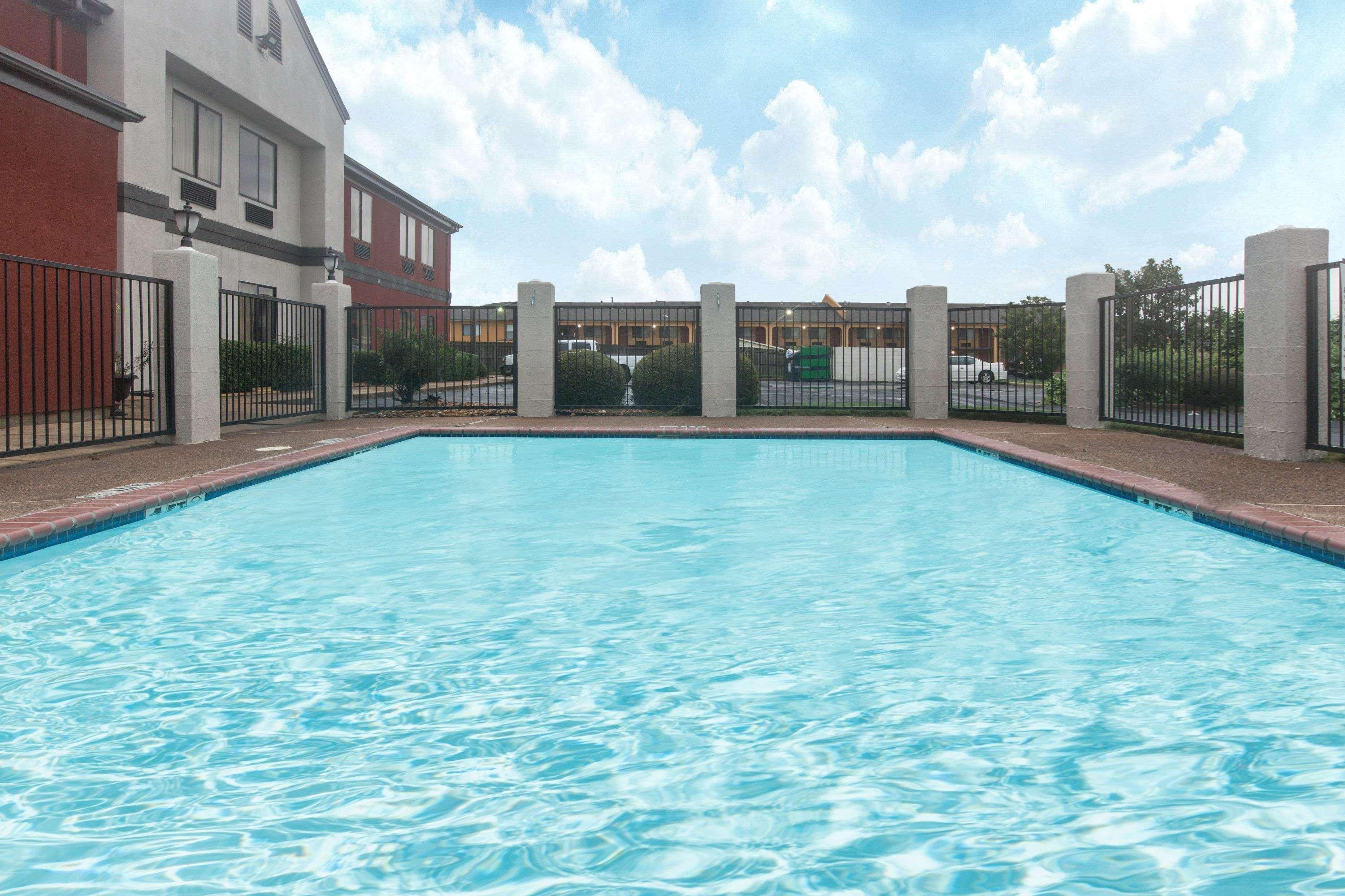 Super 8 By Wyndham Southaven Motel Exterior foto